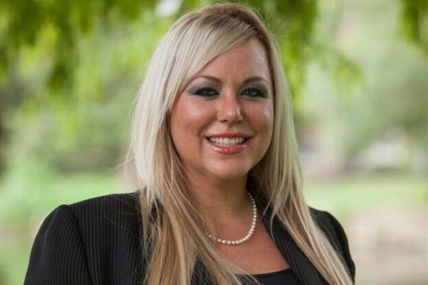 Nicole-Larcombe Nicole-Larcombe